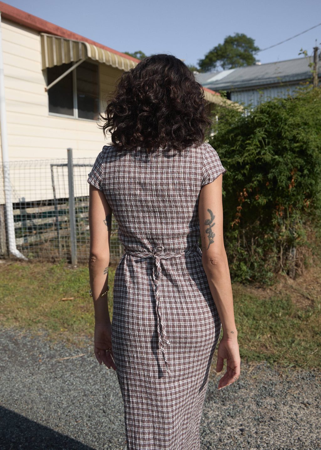 AFENDS Womens Elodie - Seersucker Midi Dress - Coffee Check