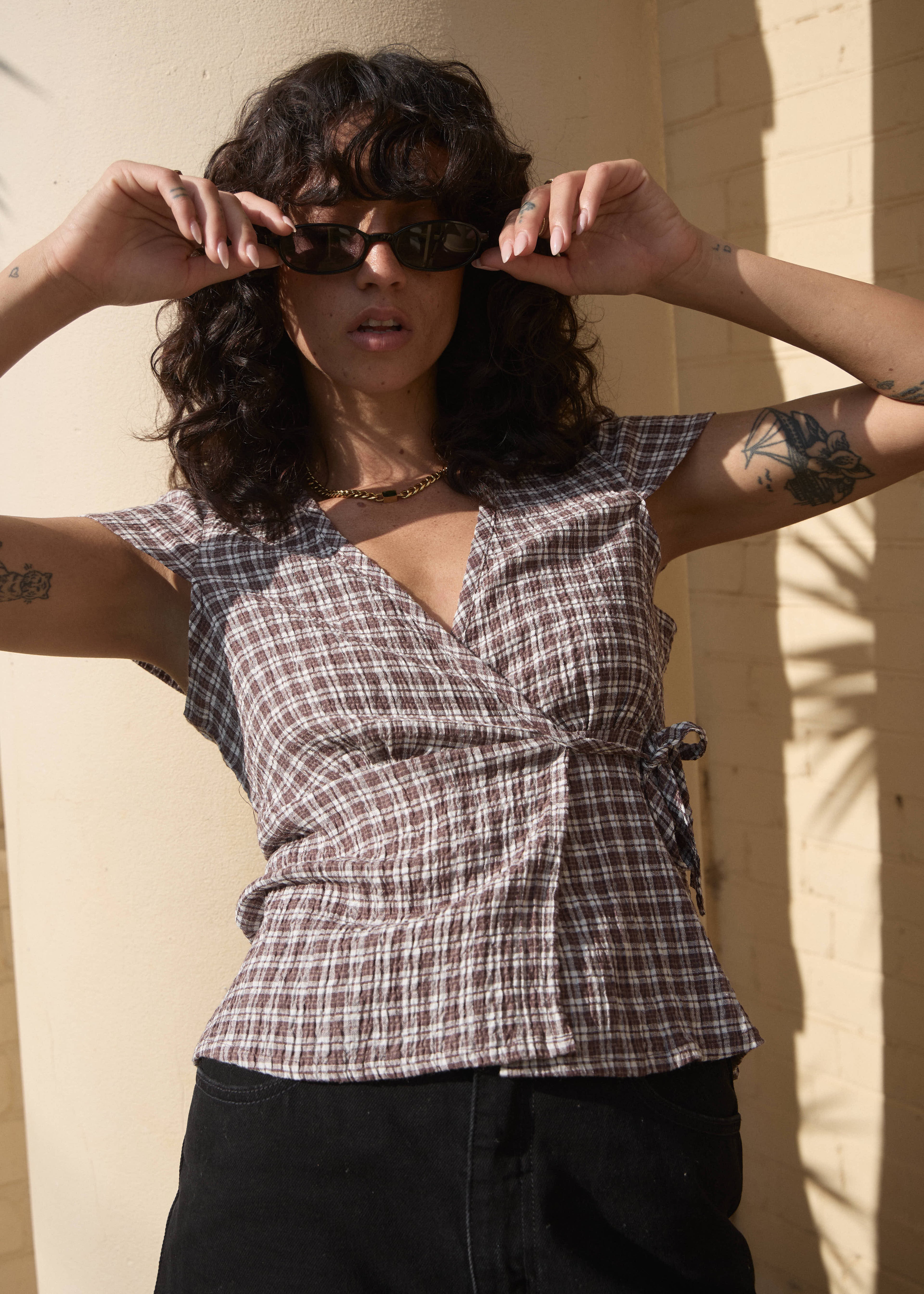 AFENDS Womens Loula - Seersucker Wrap Top - Coffee Check