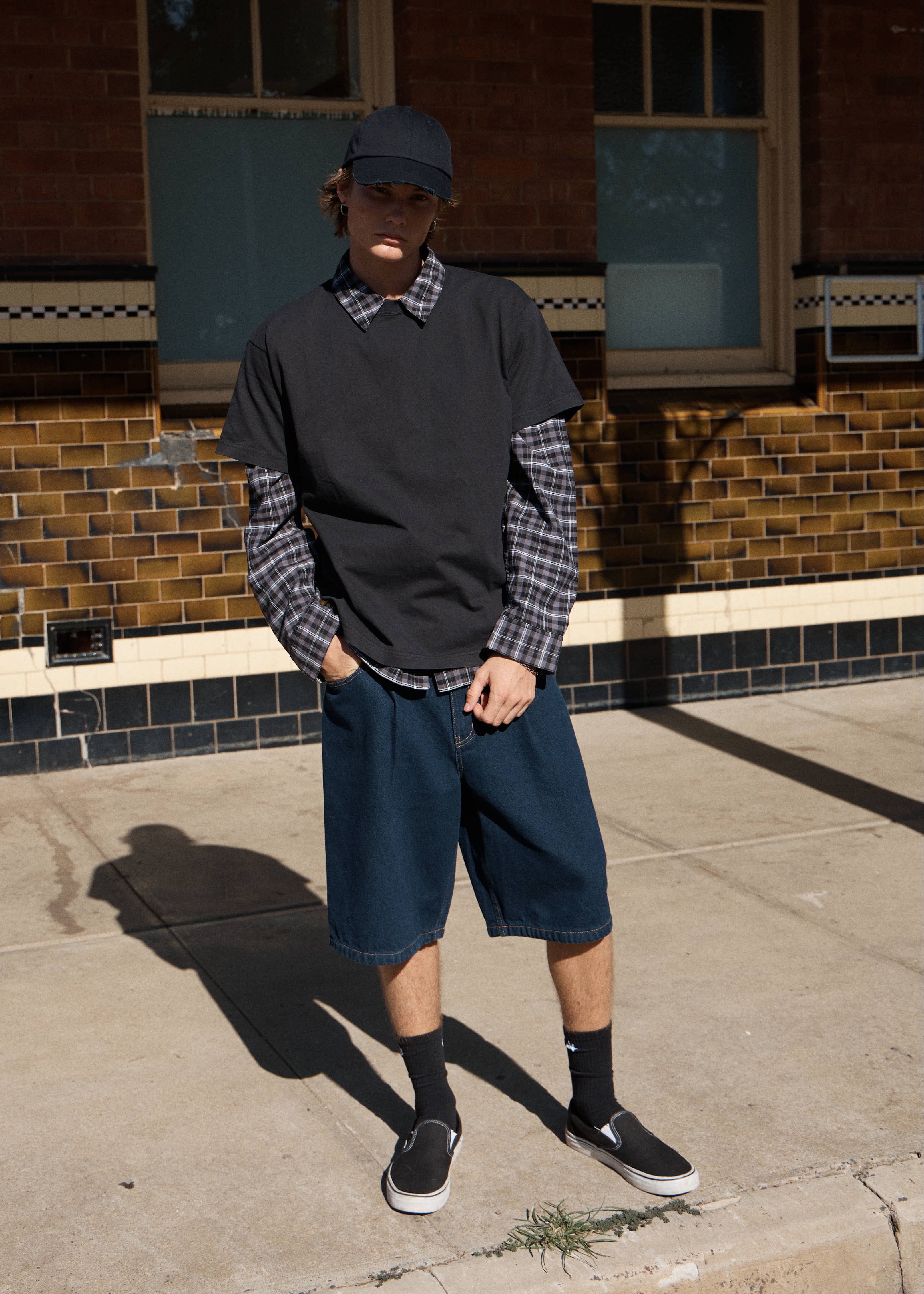 AFENDS Mens Fast Forward - Denim Ultra Baggy Pleated Short 24" - Vintage Wash