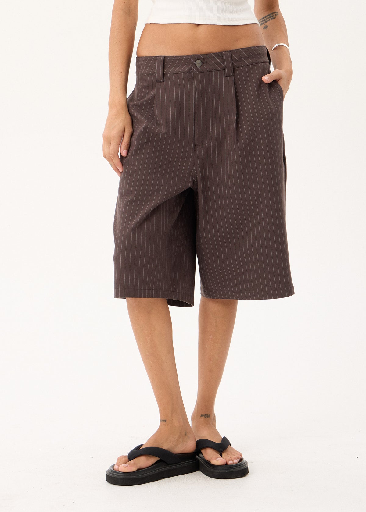 AFENDS Business - Baggy Pleated Short 24" - Coffee Stripe