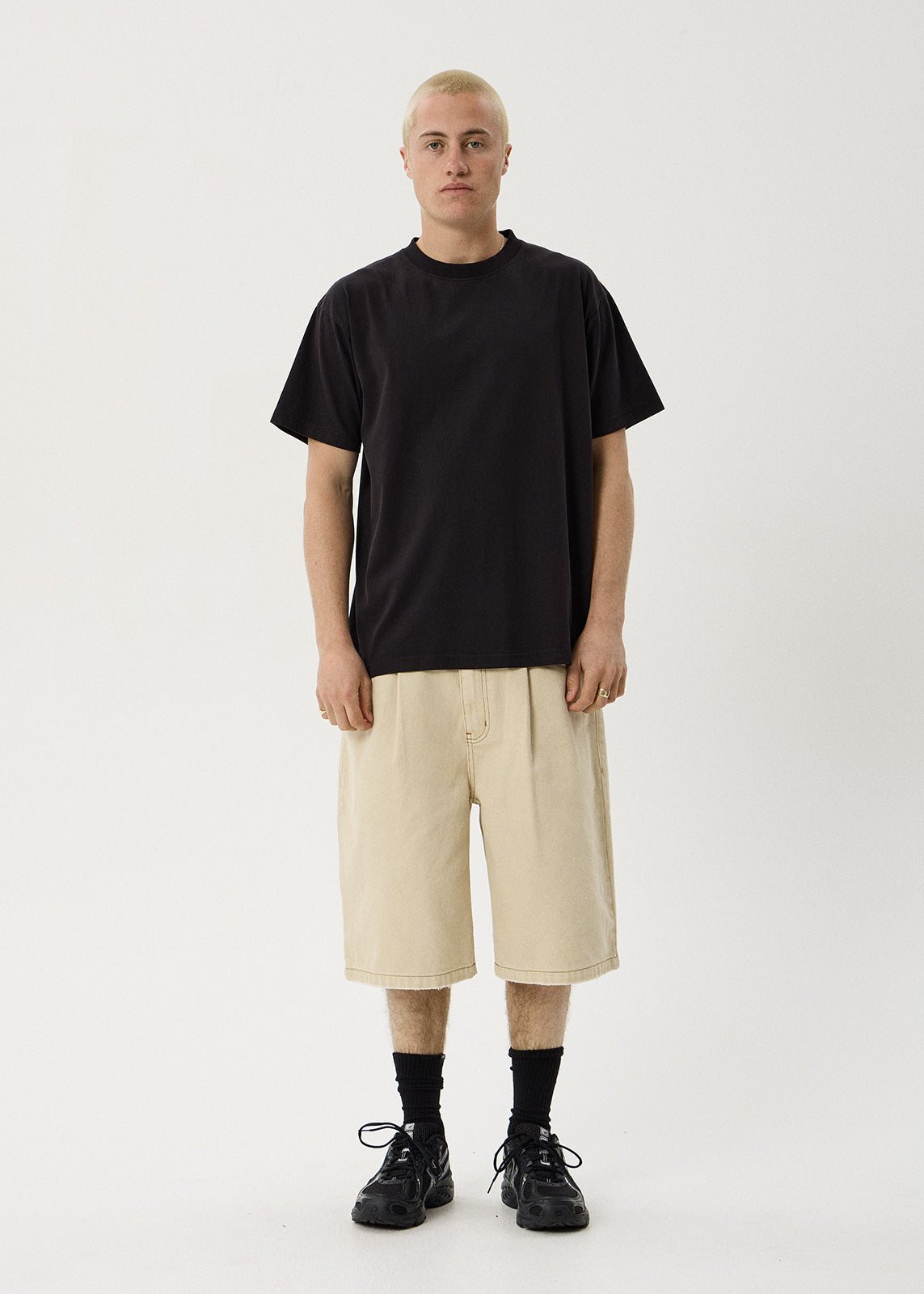 AFENDS Fast Forward - Denim Ultra Baggy Pleated Short 24" - Vintage Sand