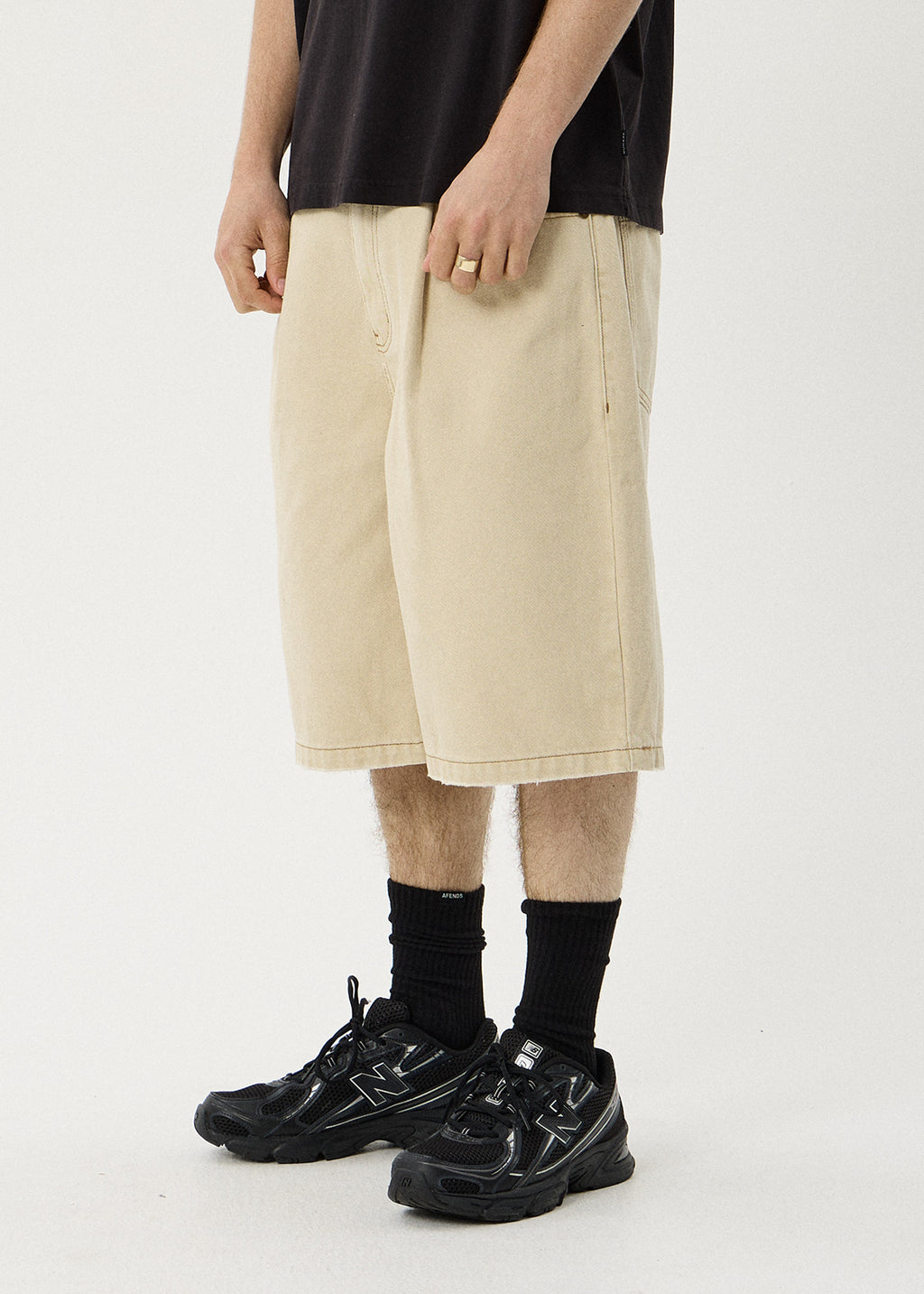 AFENDS Fast Forward - Denim Ultra Baggy Pleated Short 24" - Vintage Sand