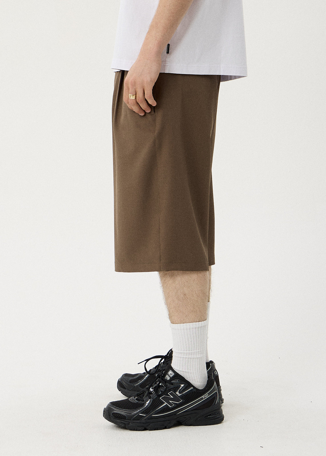 AFENDS Mens Fast Forward - Baggy Pleated Short 24" - Fossil