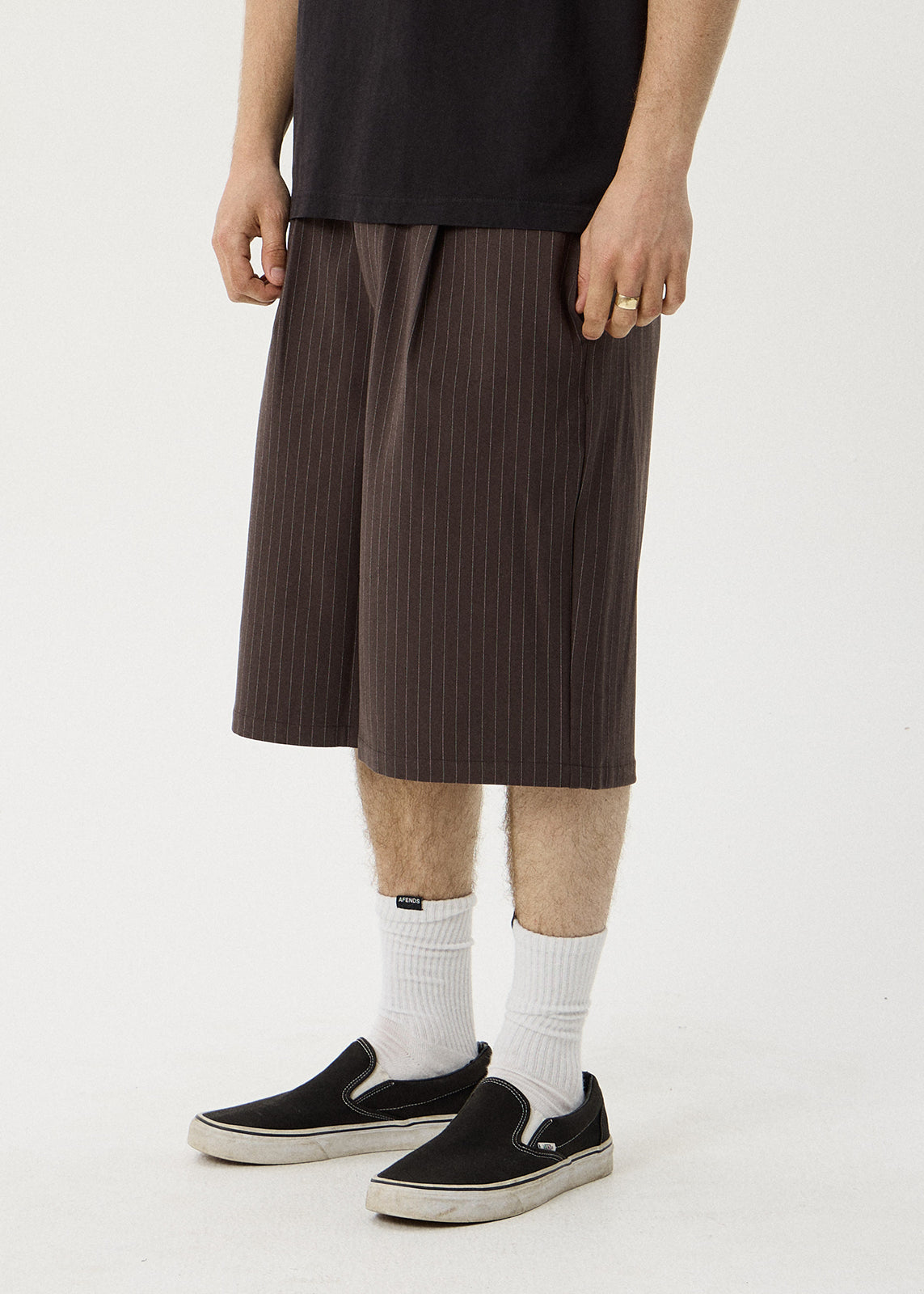 AFENDS Business - Baggy Pleated Short 24" - Coffee Stripe