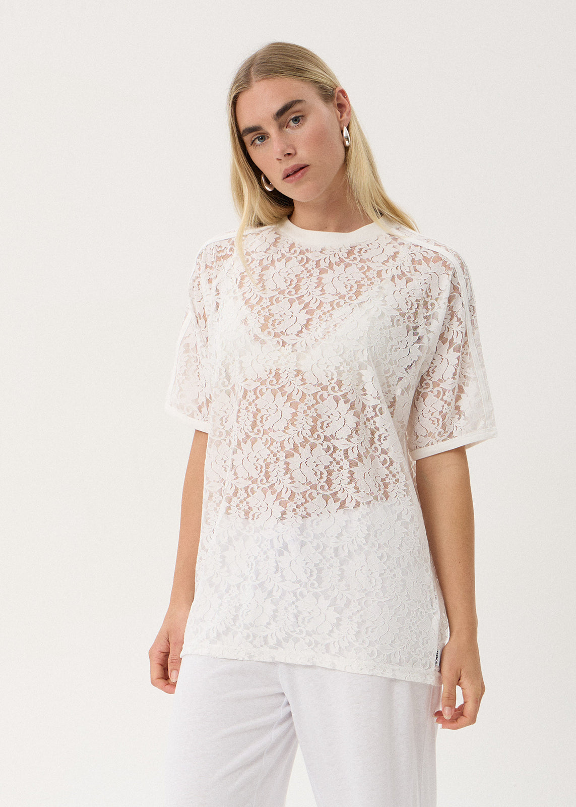 AFENDS Angela - Lace Oversized Raglan Tee - White