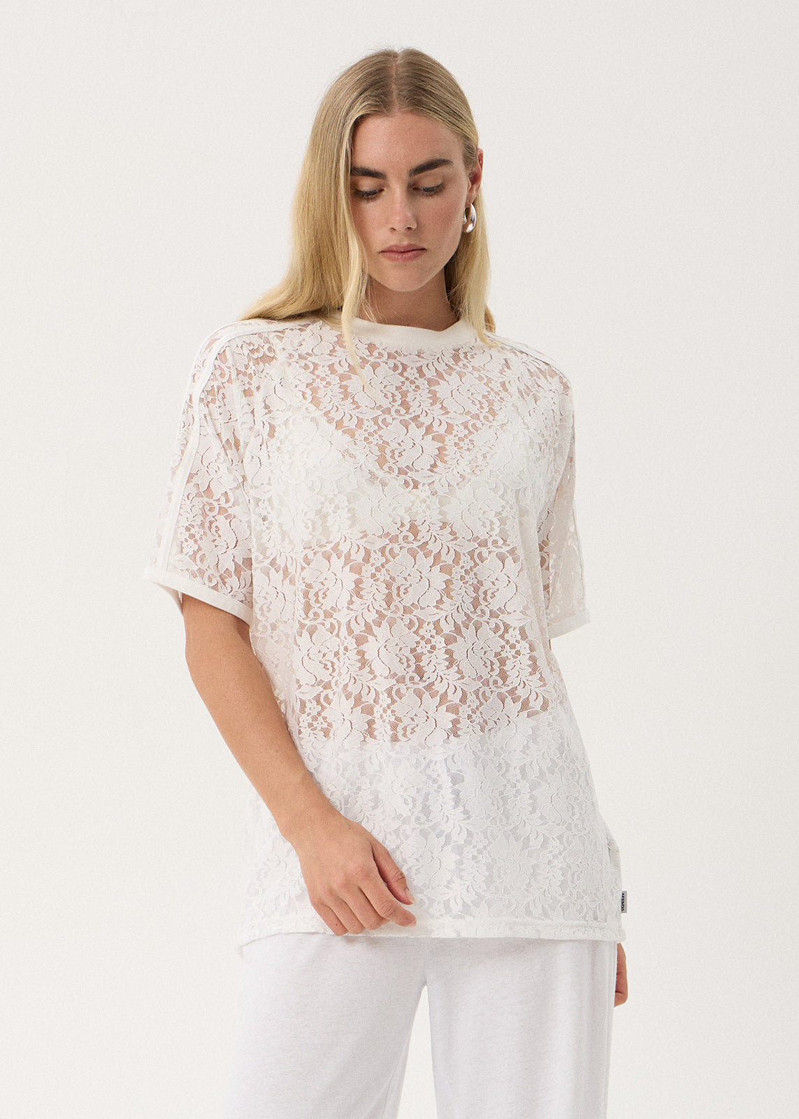 AFENDS Angela - Lace Oversized Raglan Tee - White