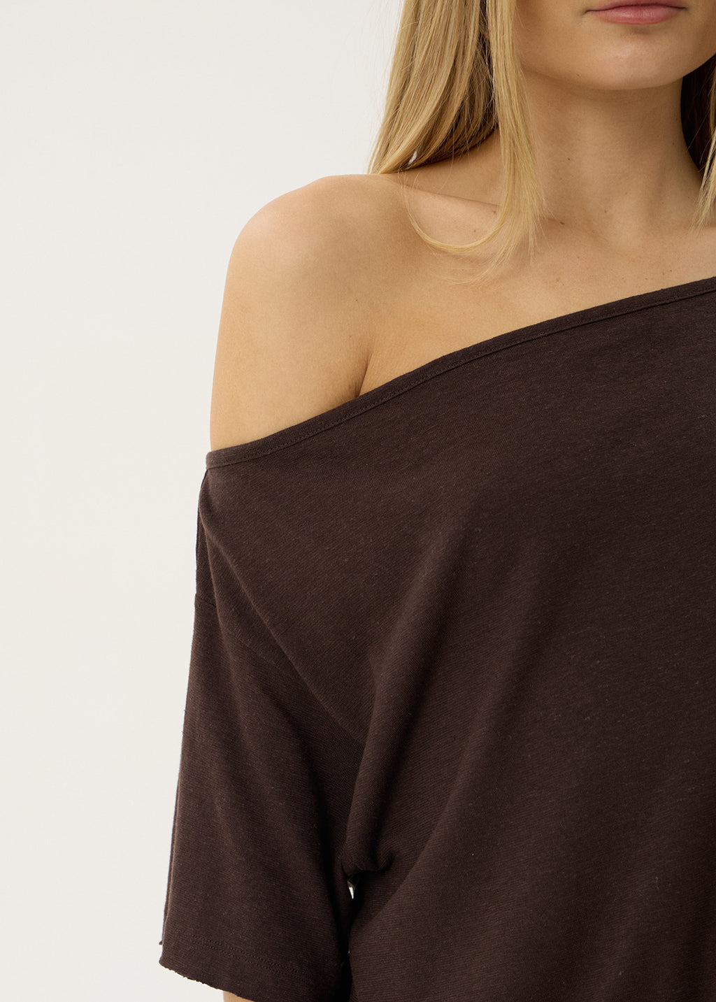 AFENDS Womens Sabina - Off Shoulder Tee - Coffee