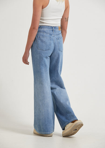 Womens Flared Jeans - Discover Gigi - Afends AU.