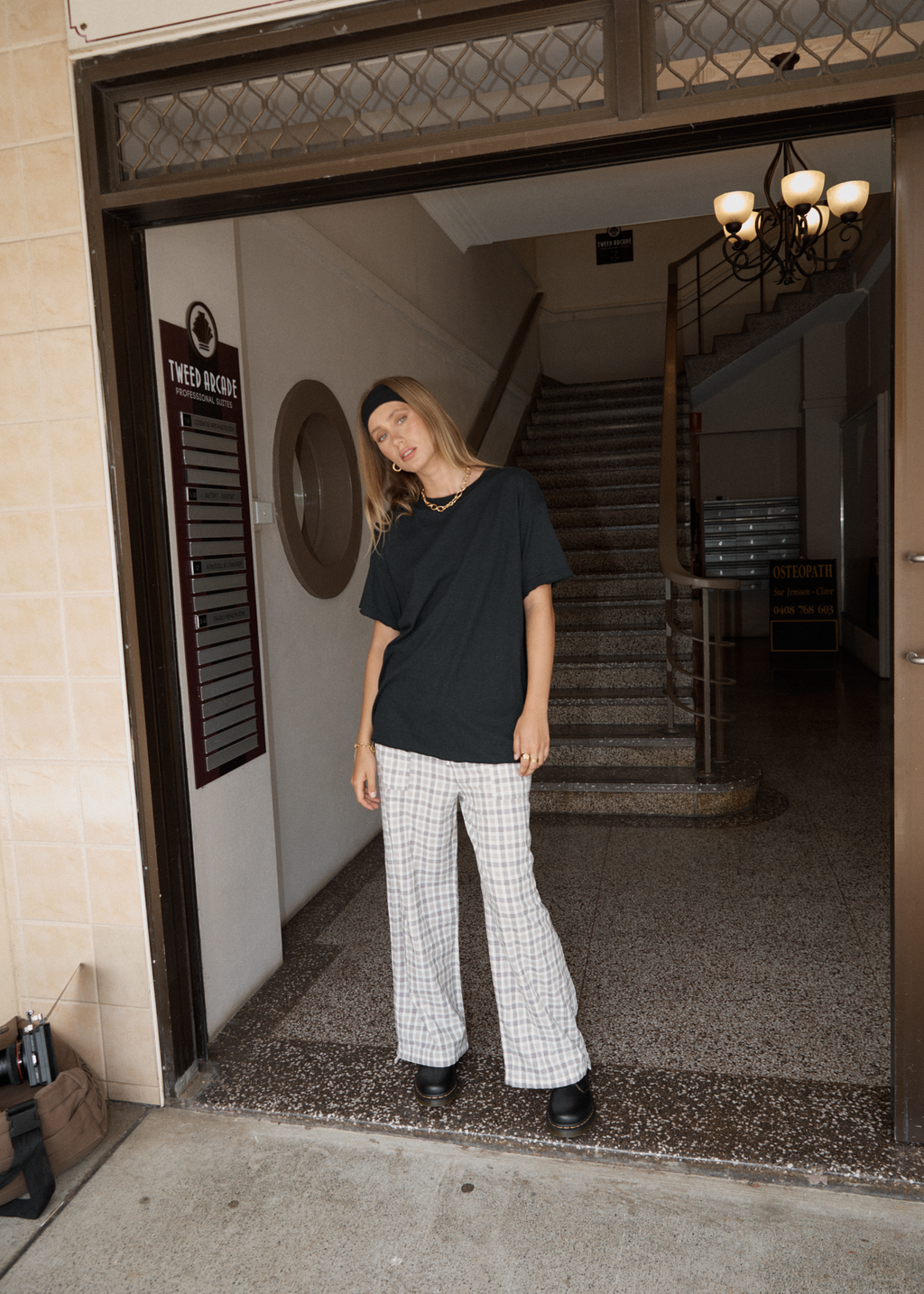 AFENDS Womens Leo - Seersucker Wide Leg Pant - Coffee / White