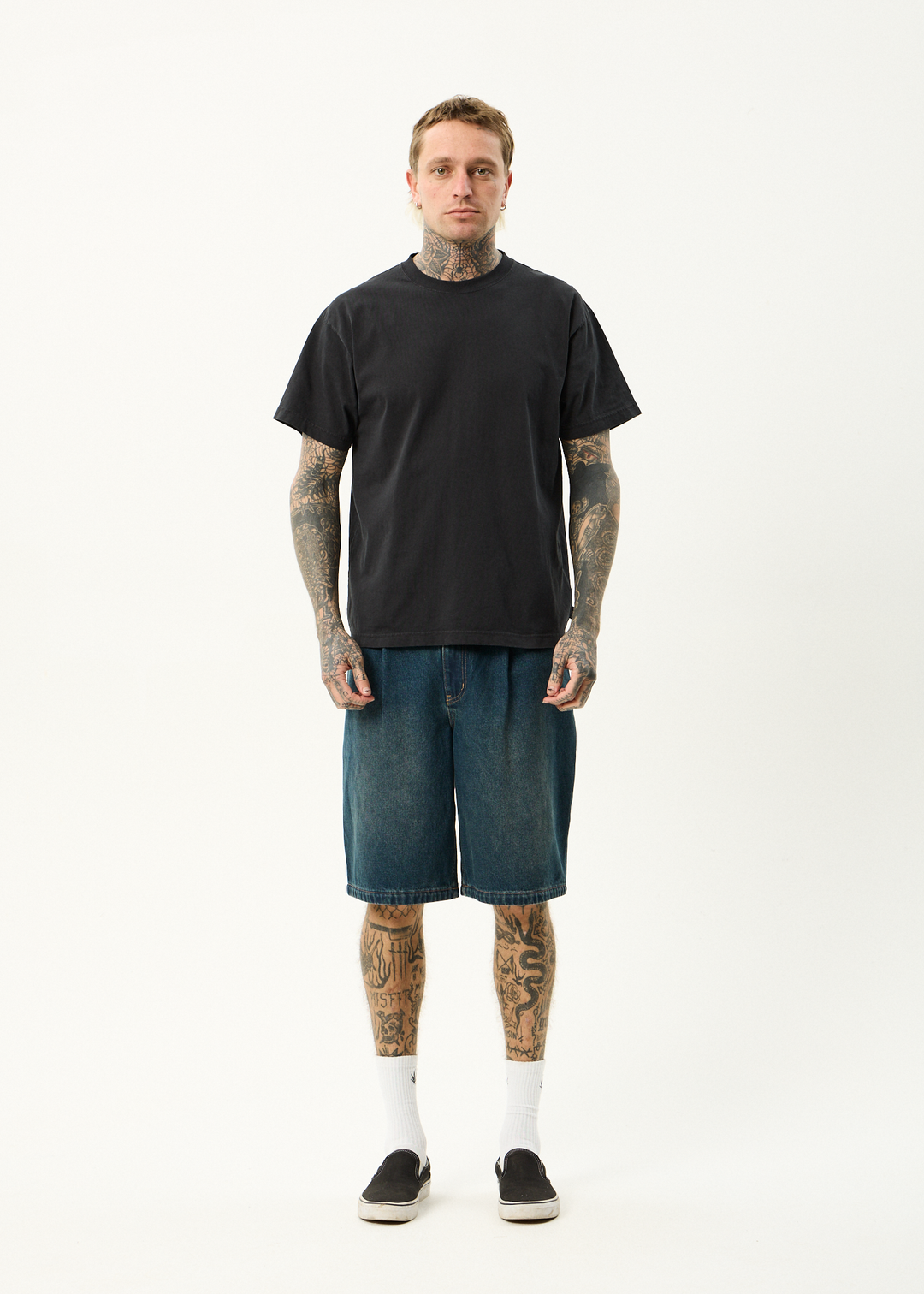 AFENDS Mens Fast Forward - Denim Ultra Baggy Pleated Short 24" - Vintage Wash