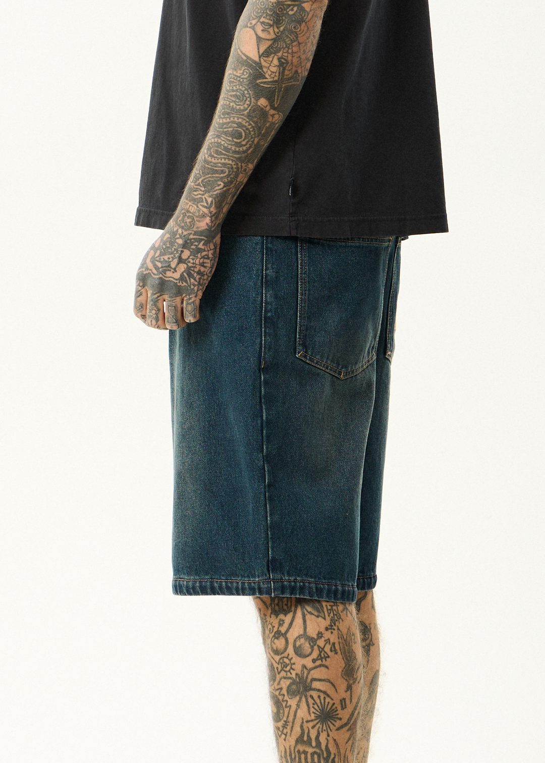 AFENDS Mens Fast Forward - Denim Ultra Baggy Pleated Short 24" - Vintage Wash