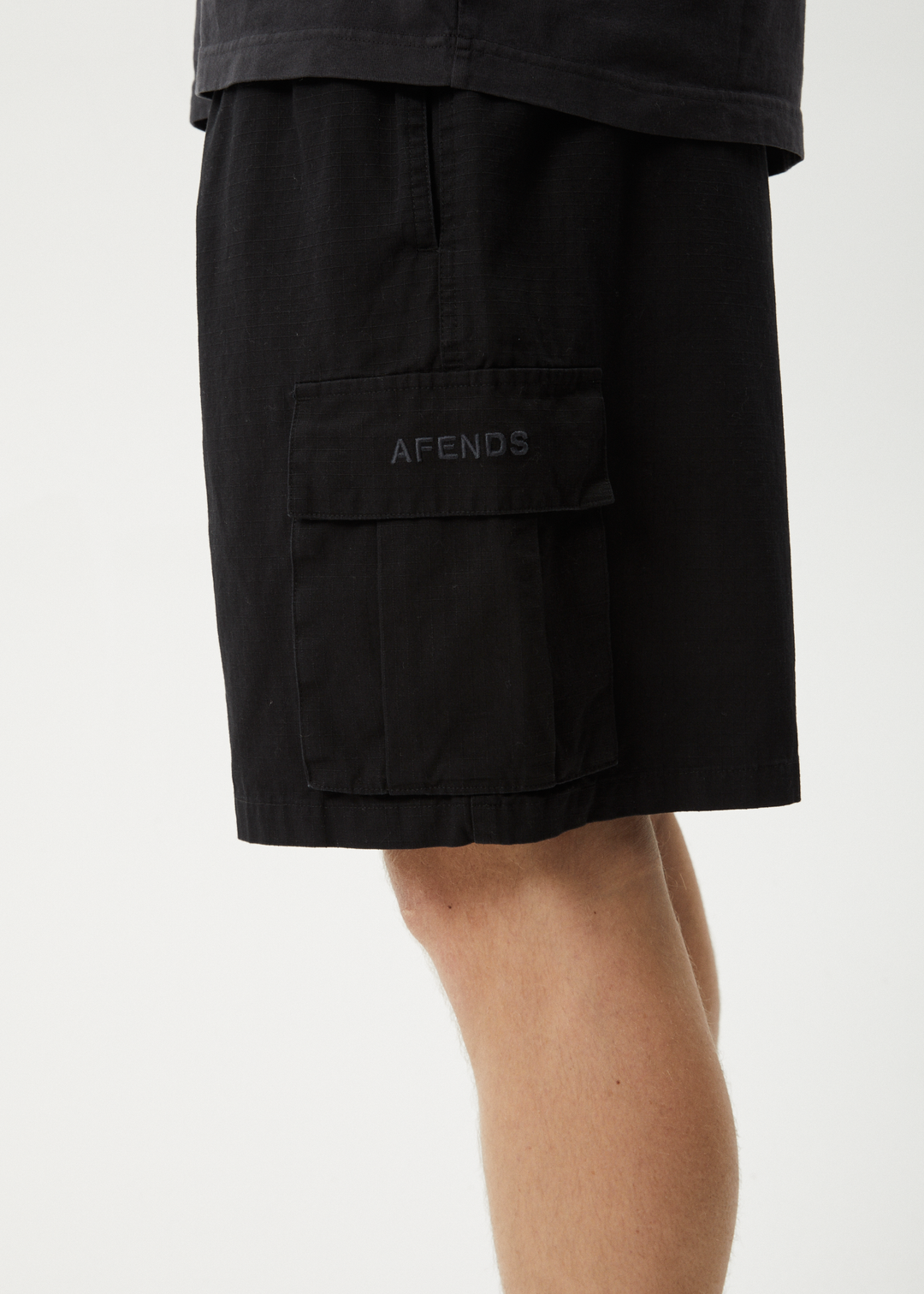 AFENDS Mens Ripped Out 98 - Oversized Cargo Short 20" - Black 