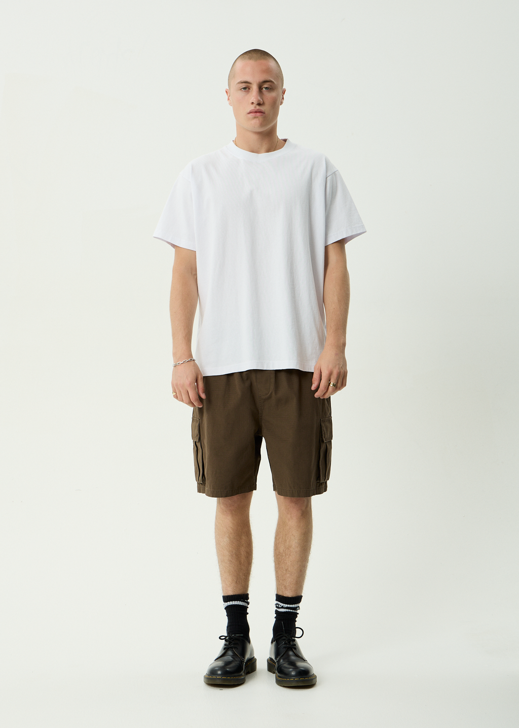 AFENDS Mens Ripped Out 98 - Organic Oversized Cargo Short 20 Inch - Coffee