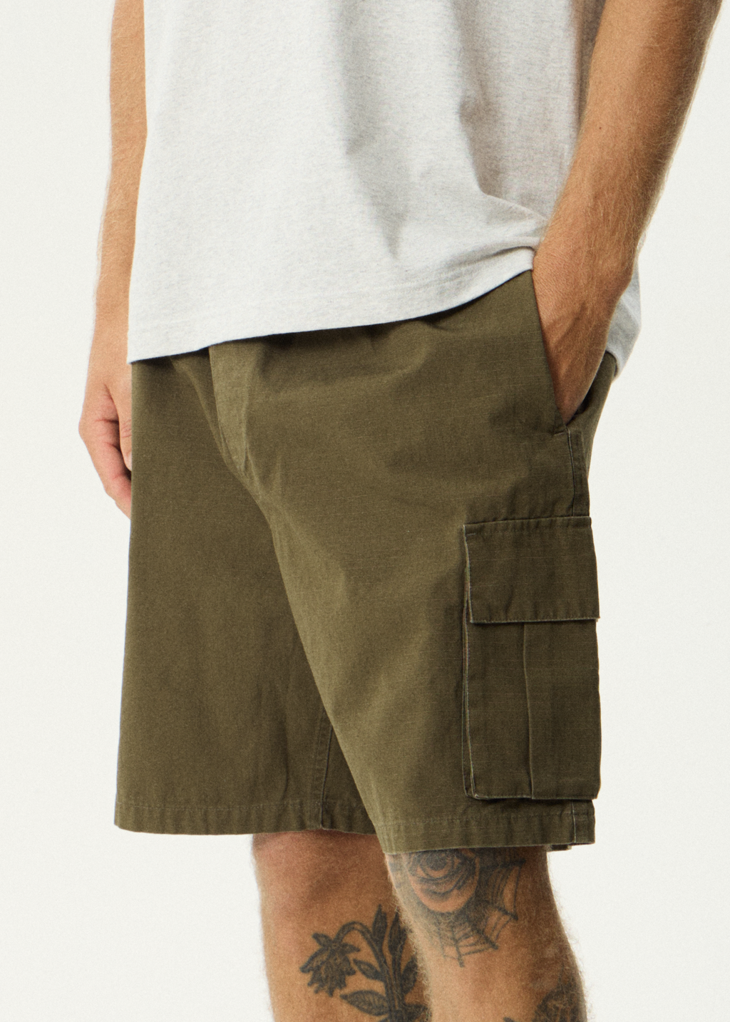 AFENDS Mens Ripped Out 98 - Oversized Cargo Short 20" - Deep Olive