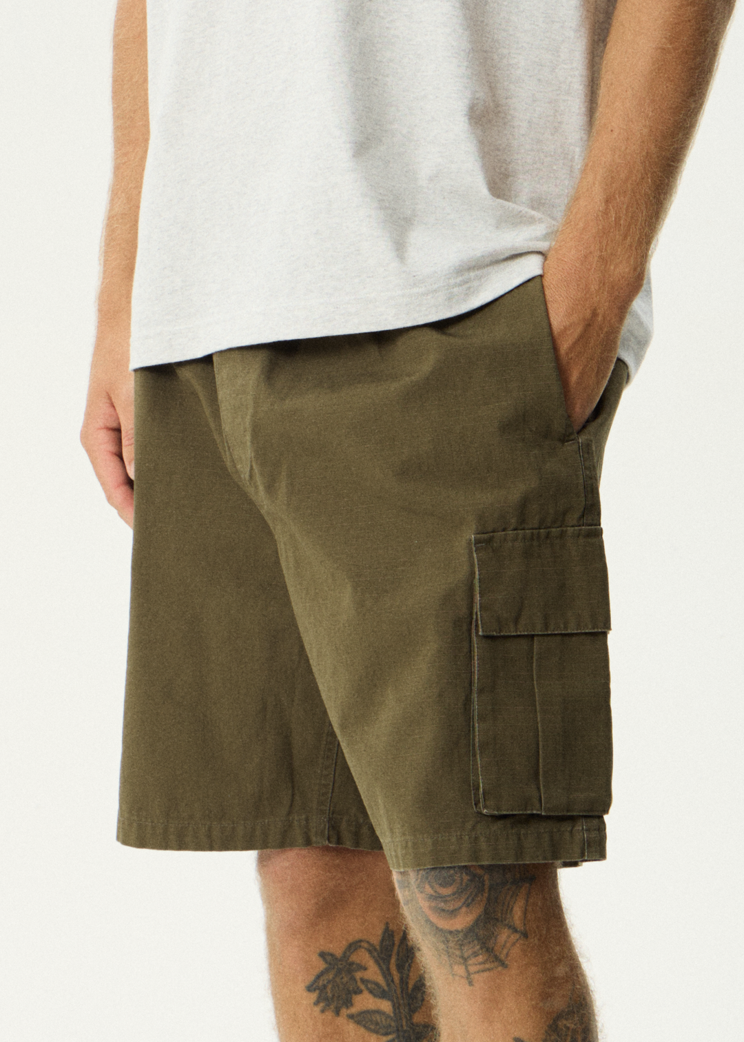 AFENDS Mens Ripped Out 98 - Oversized Cargo Short 20" - Deep Olive