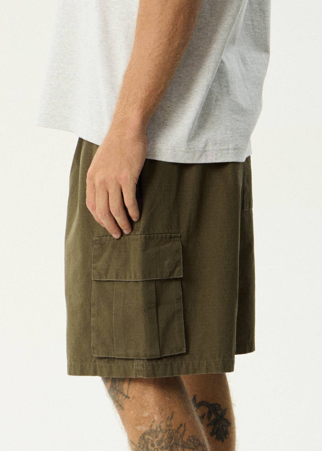AFENDS Mens Ripped Out 98 - Oversized Cargo Short 20" - Deep Olive