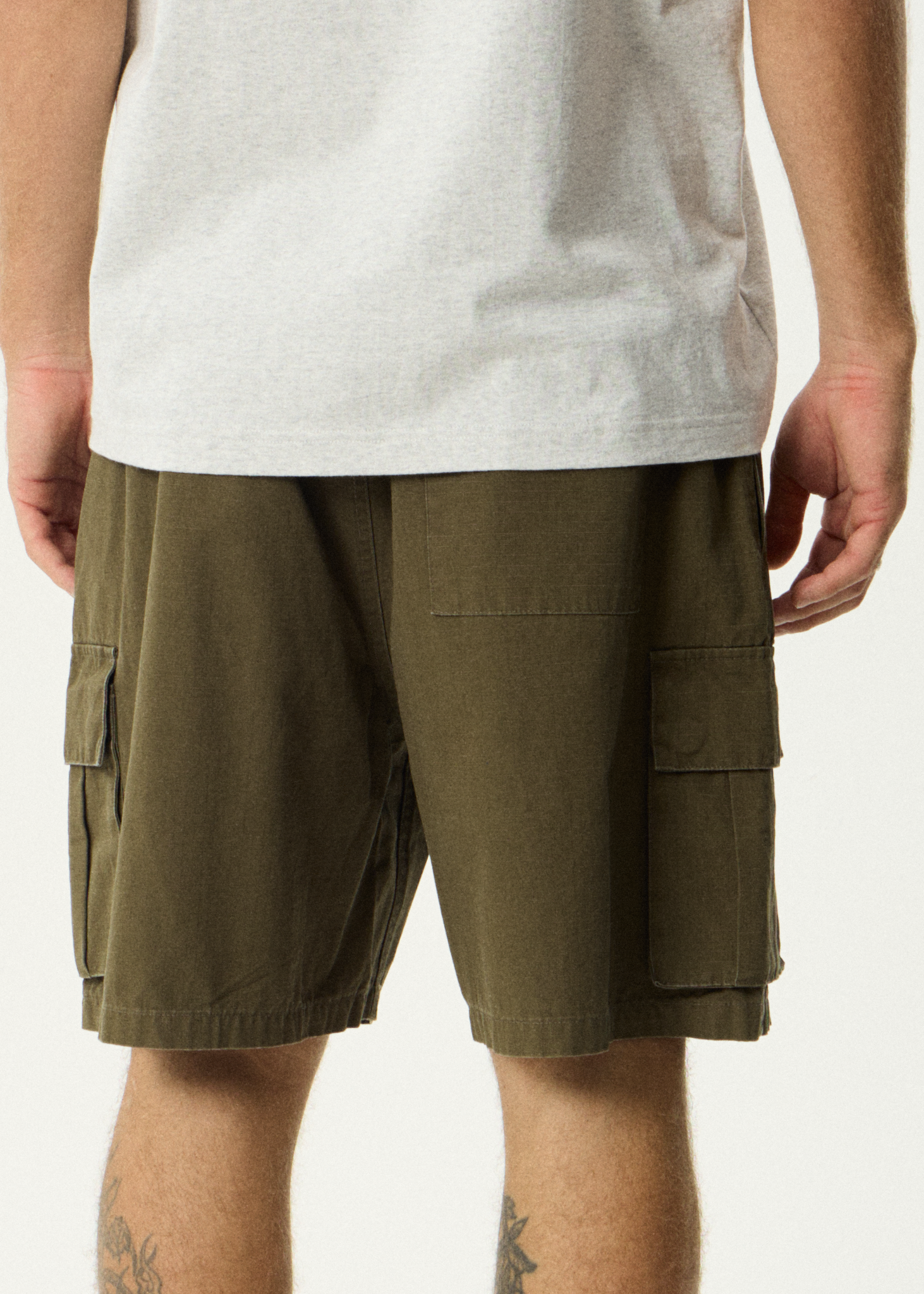 AFENDS Mens Ripped Out 98 - Oversized Cargo Short 20" - Deep Olive