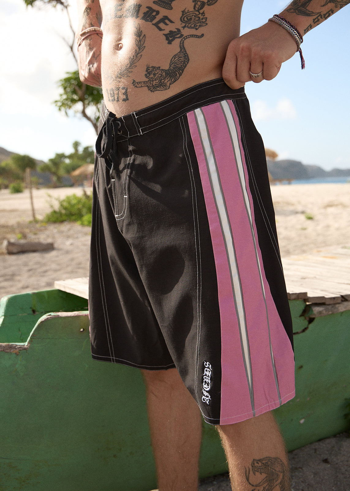 AFENDS Mens Forum - Surf Related V2 Boardshort 22" - Black / Pink
