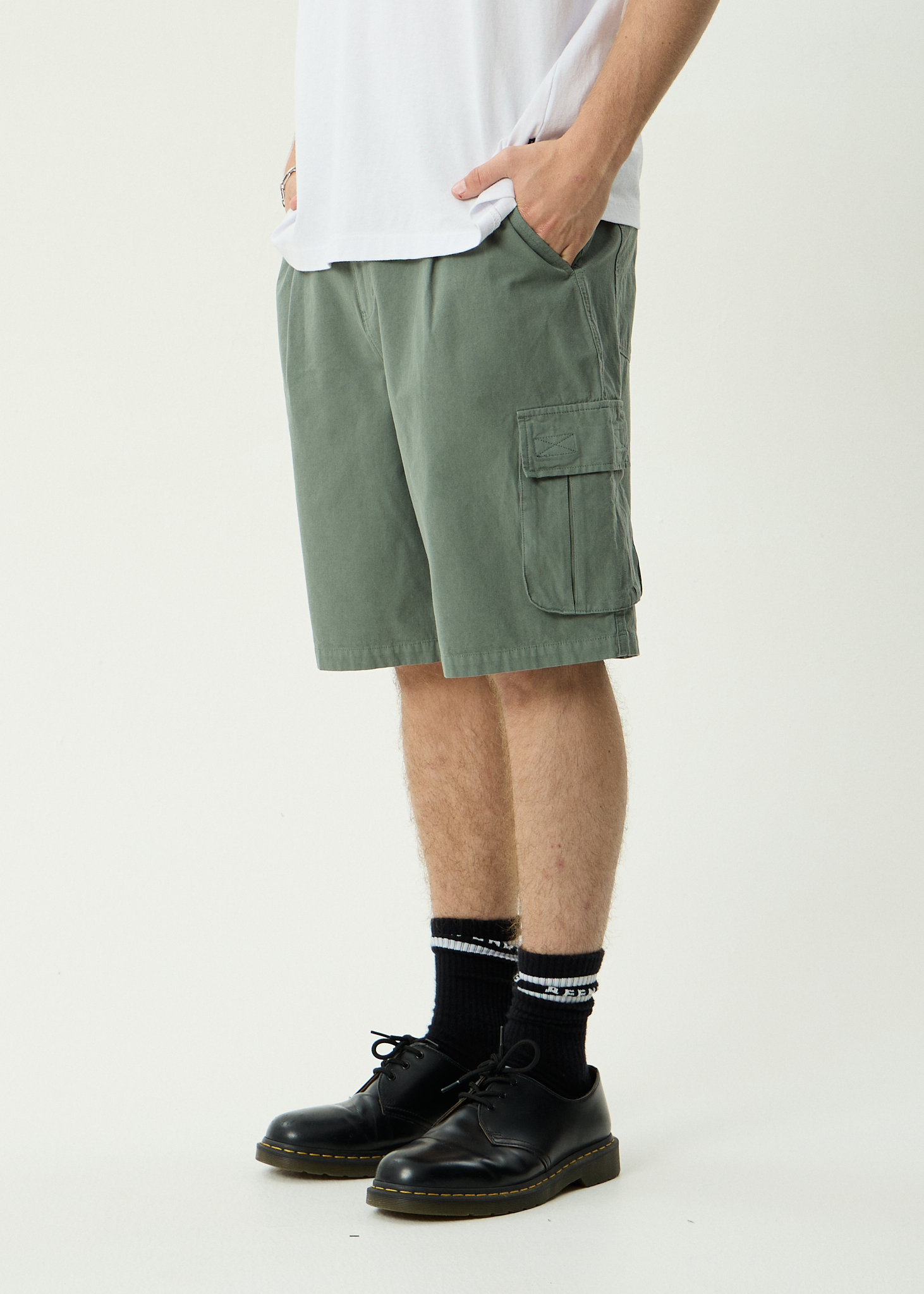 AFENDS Mens Summit - Recycled Pleated Cargo Short 22 Inch - Washed Sycamore