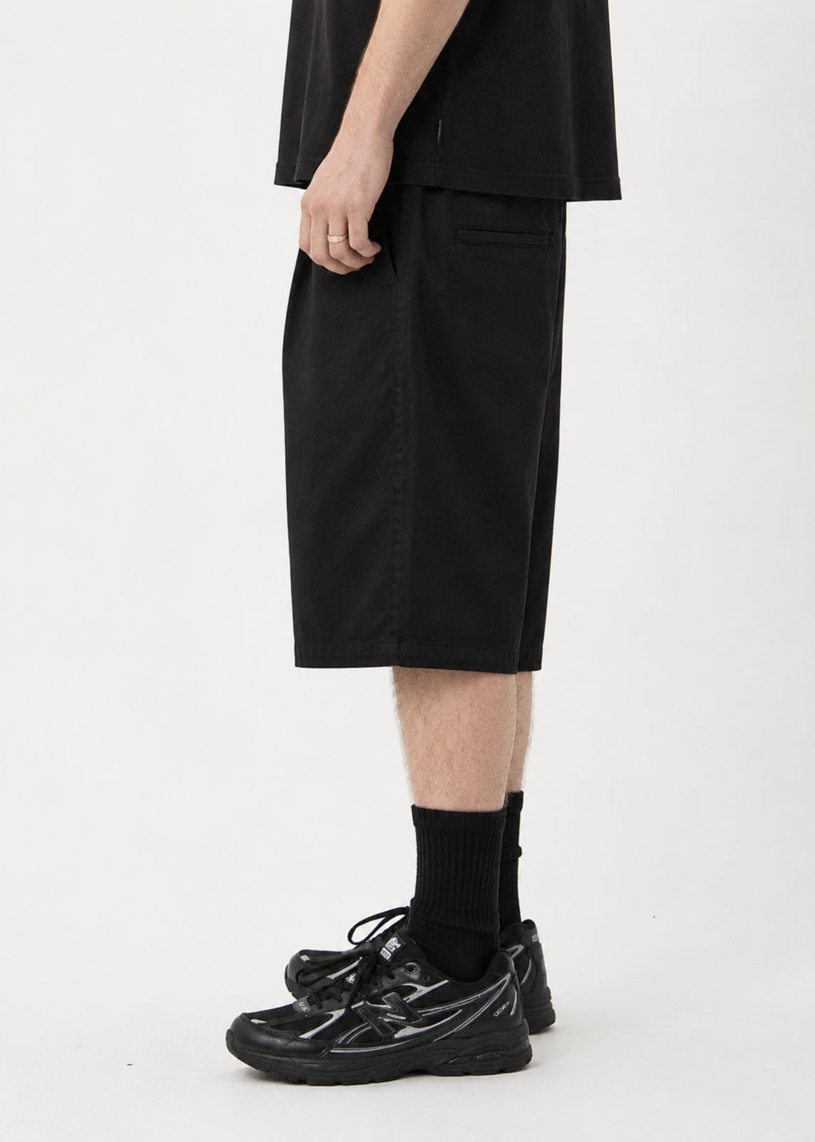 AFENDS Pollet - Baggy Pleated Short 24" - Washed Black