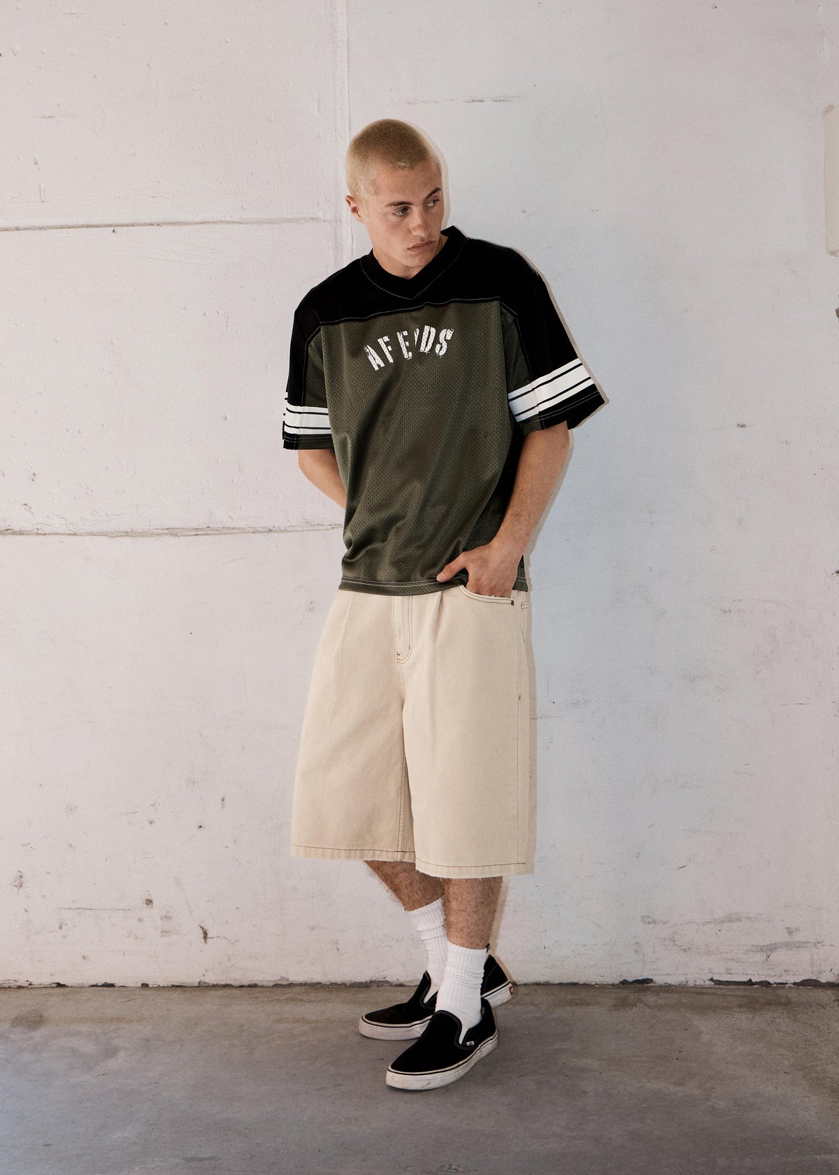 AFENDS Fast Forward - Denim Ultra Baggy Pleated Short 24" - Vintage Sand