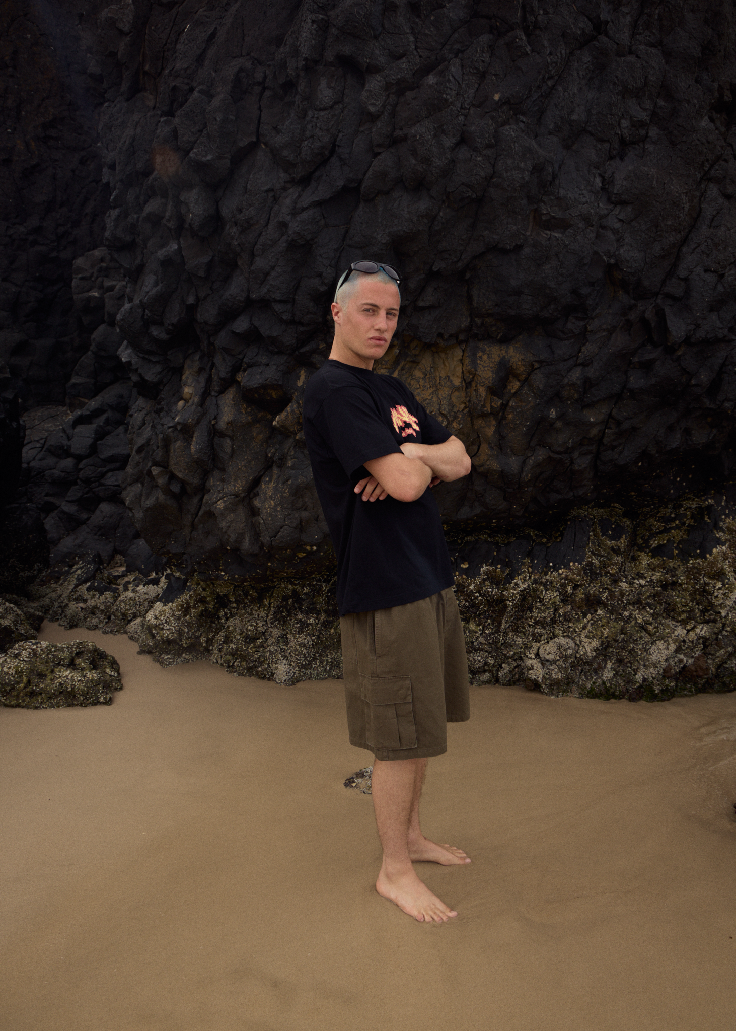 AFENDS Mens Ripped Out 98 - Oversized Cargo Short 20" - Deep Olive