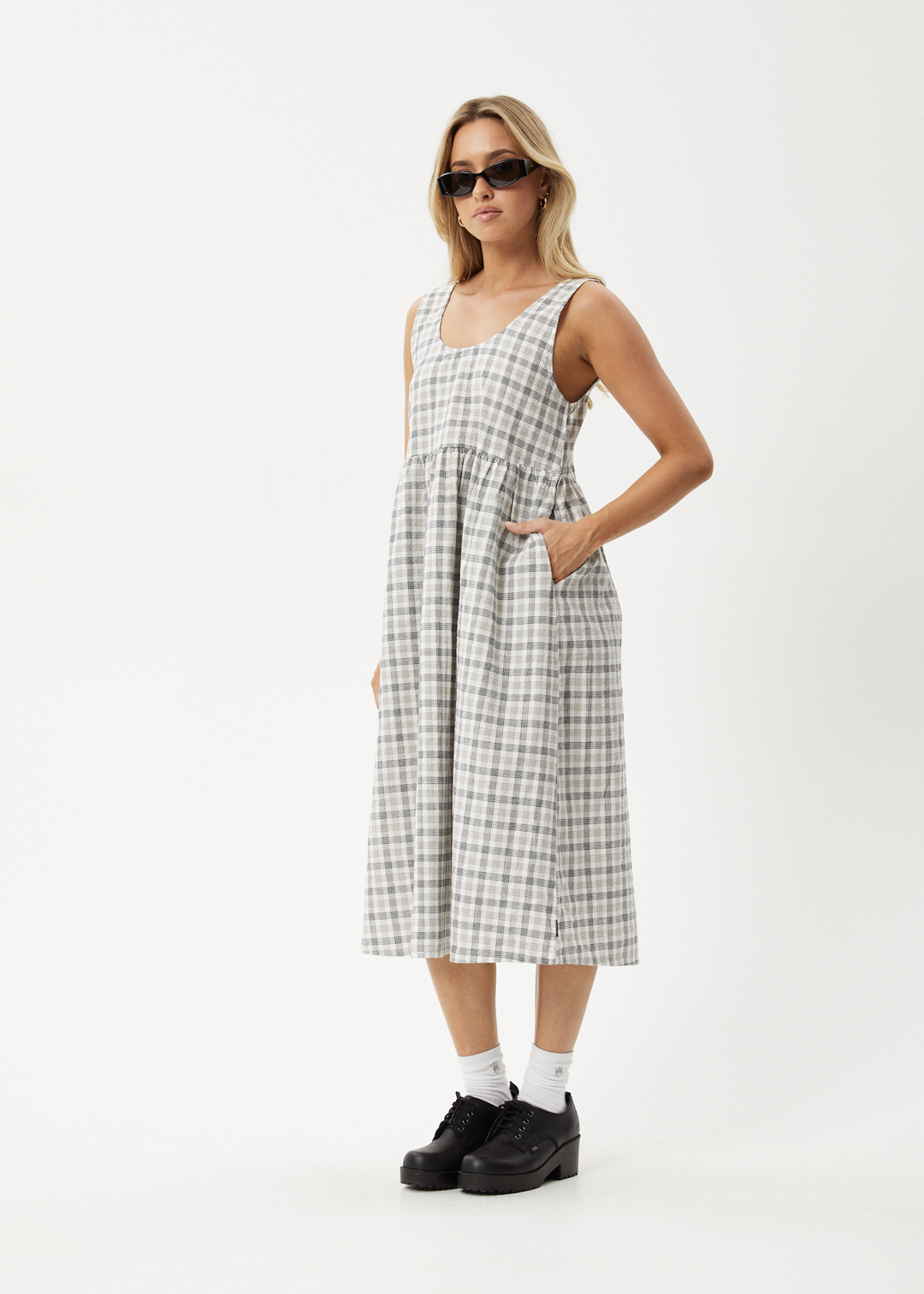 AFENDS Womens Leo - Seersucker Check Midi Dress - Black / White 