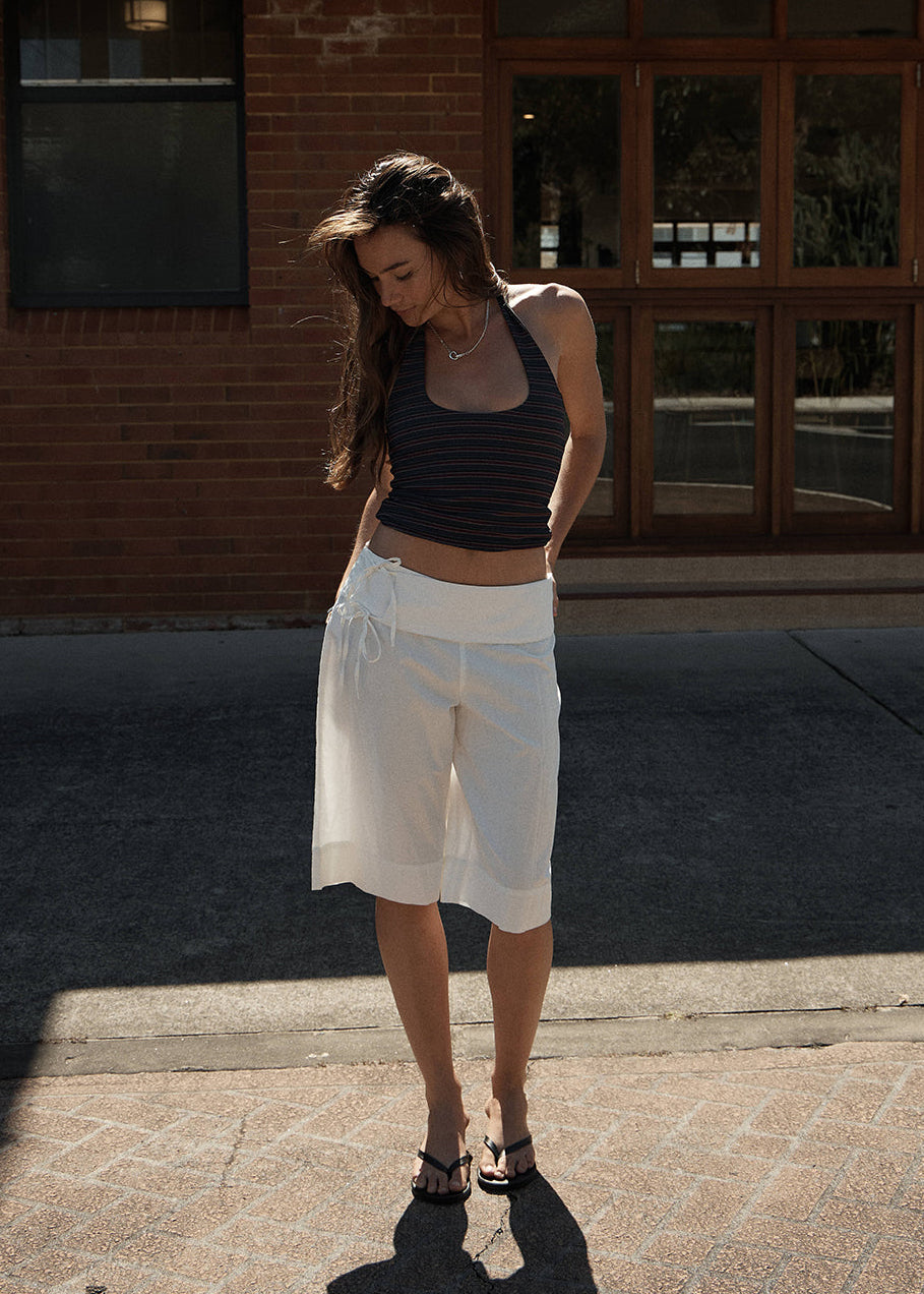 AFENDS Sofia - Longline Short - White