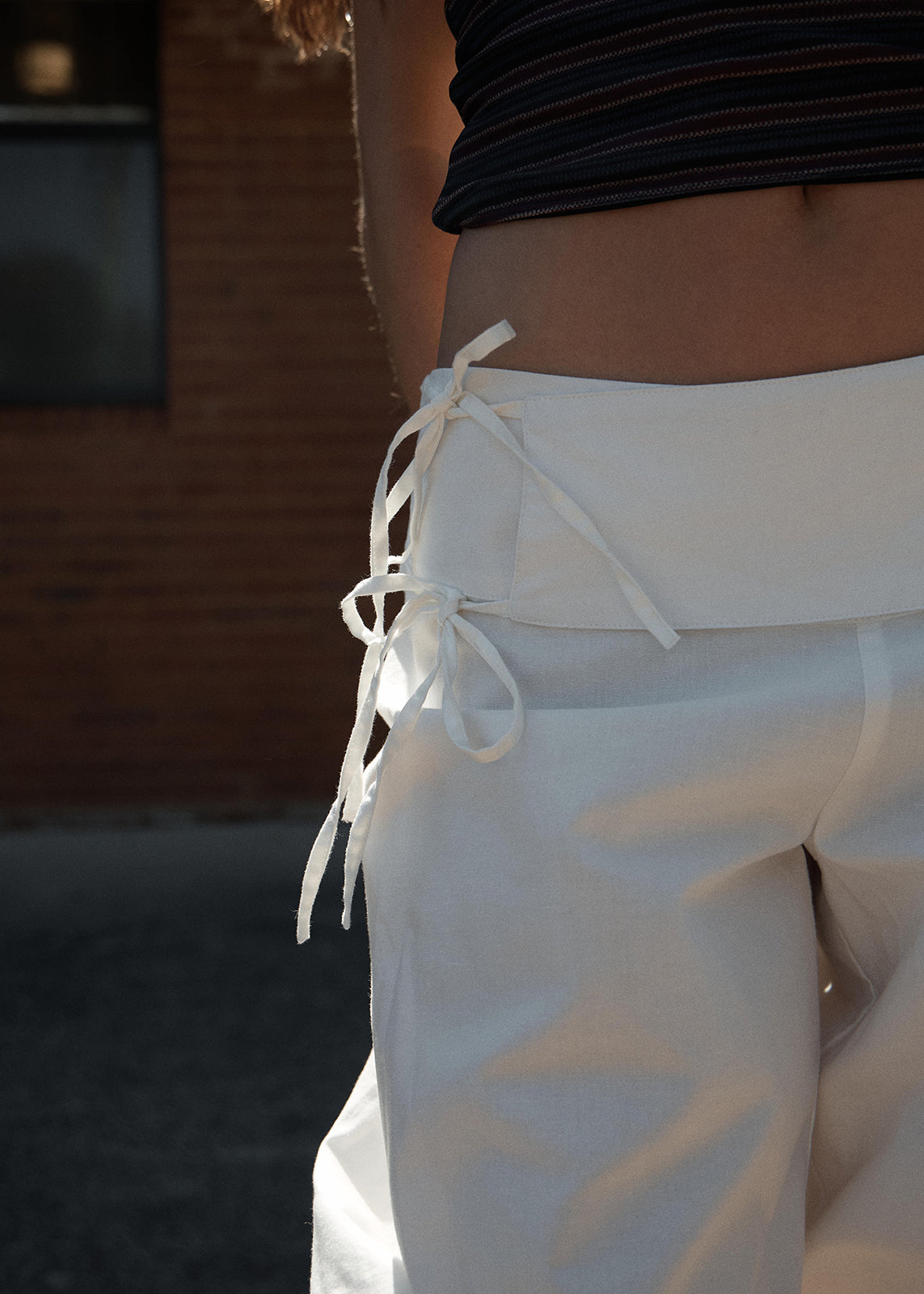 AFENDS Sofia - Longline Short - White