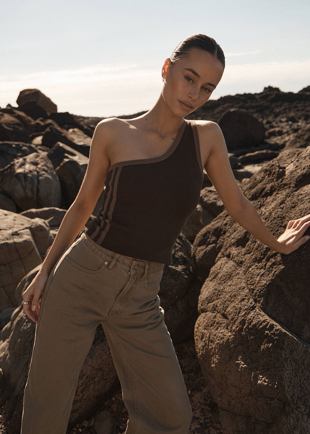 AFENDS Womens Tiana - One Shoulder Top - Coffee