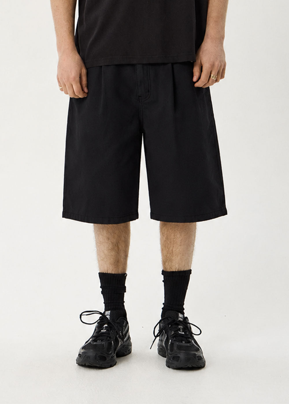 AFENDS Pollet - Baggy Pleated Short 24" - Washed Black